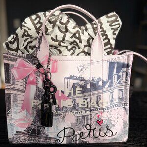 🇫🇷 RARE Marc Jacobs The Paris Tote + SOLD OUT Padlock Charm Bundle!